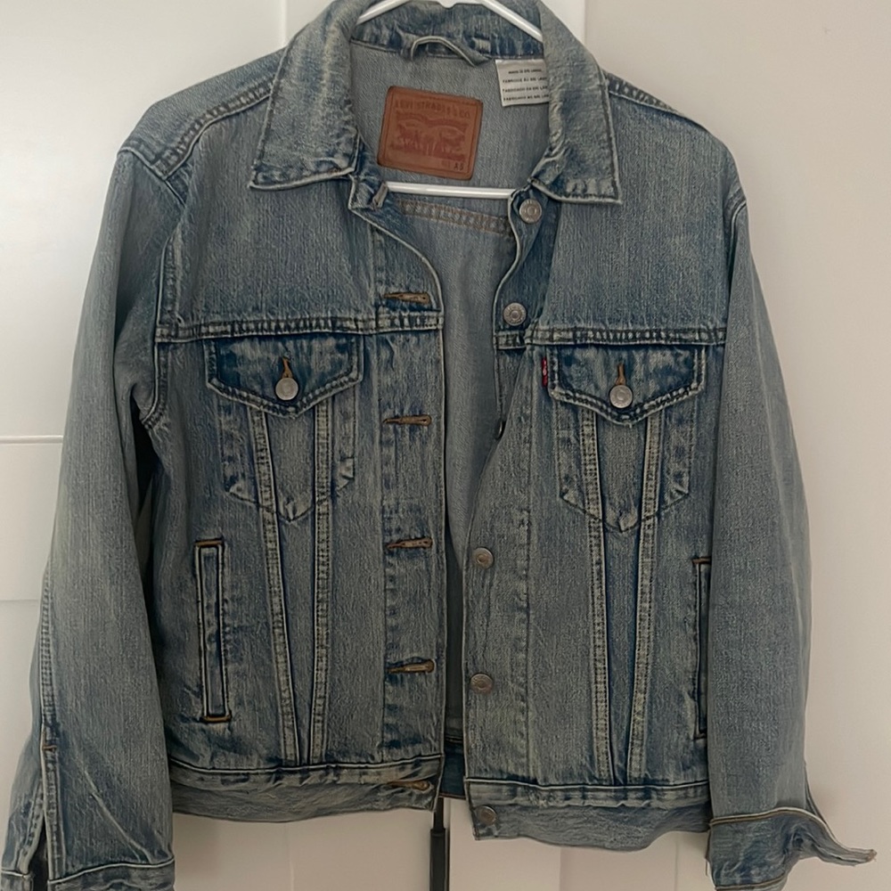 Levi’s trucker jacket